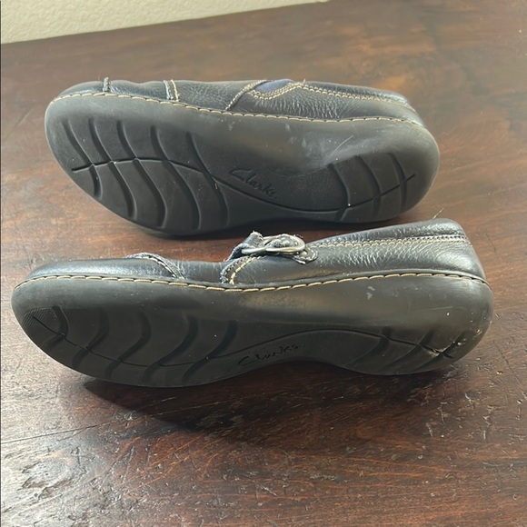 Clarks Women's Navy Leather Flats Sz 9.5 - Picture 9 of 9